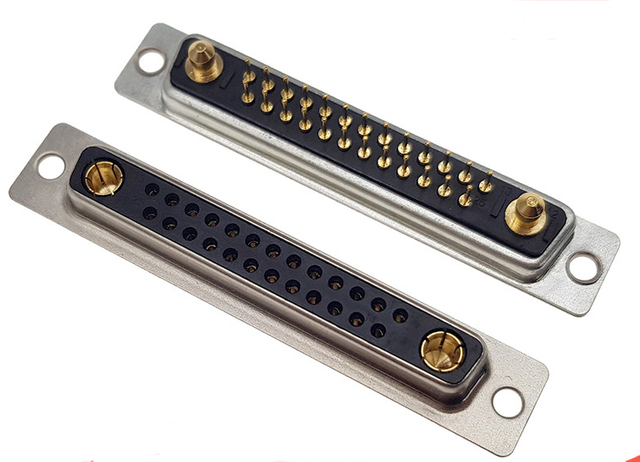 Hybridi D-SUB naaras